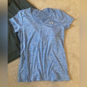 Under armour small blue heathered v neck athletic t shirt top
